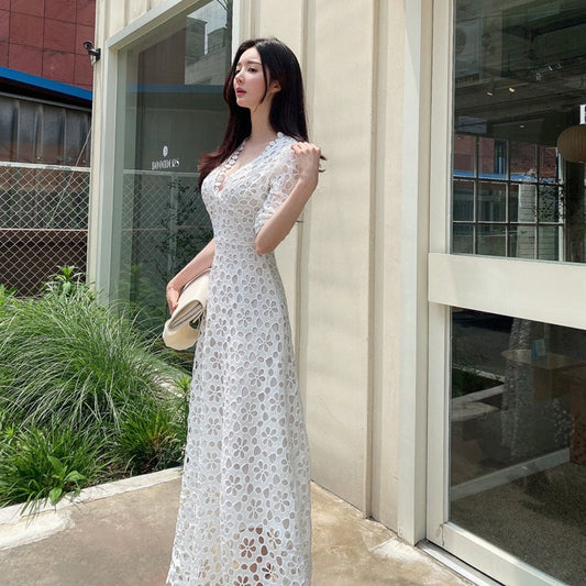  Maxi Dress – Lace A-Line Fit – V-Neck – Mid Sleeve – Scalloped Detail